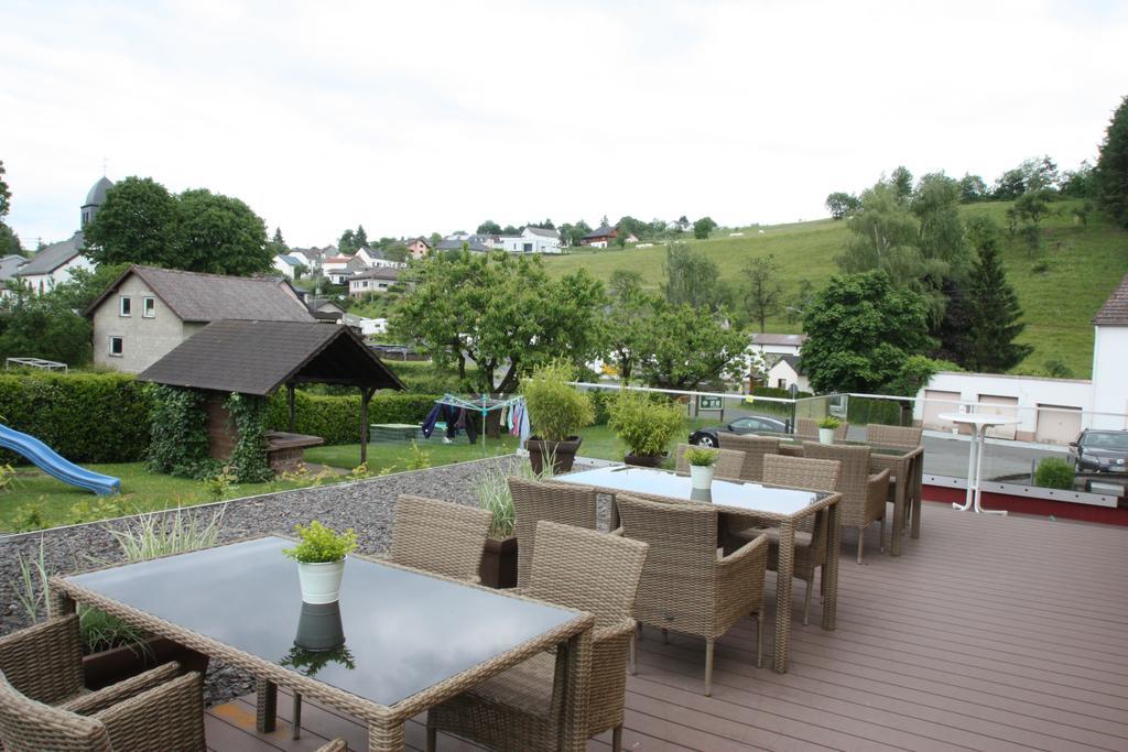 Gasthaus Pension Geimer Plütscheid Exterior foto